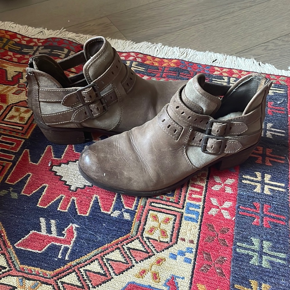 UGG Patsy Round Toe Ankle Boots with Fur